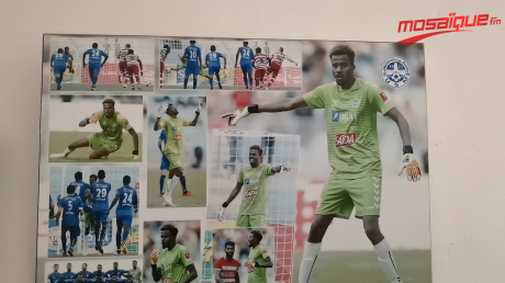 عائلة حارس المنتخب بشير بن سعيد تتابع أول مشاركة له في الكان.. عائلة حارس المنتخب بشير بن سعيد تتابع أول مشاركة له في الكان..