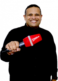 على كل لسان على كل لسان